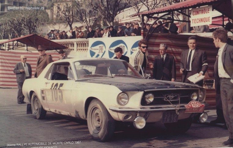 Mustang GT 390 de 1967 aux couleurs écurie Ford France
